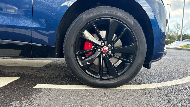 Jaguar F-Pace 2.0 D200 R-Dynamic Black 5dr Auto AWD Diesel Estate